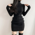 VESTIDO FEMININO DE GOLA ALTA