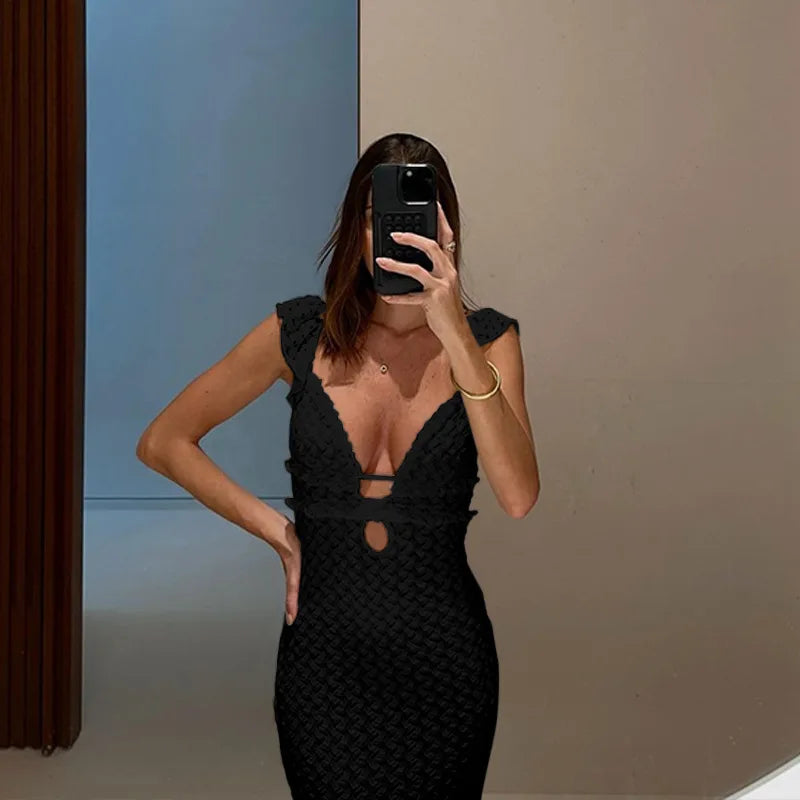 VESTIDO ELEGANTE COM DETALHE DE GRAVATA