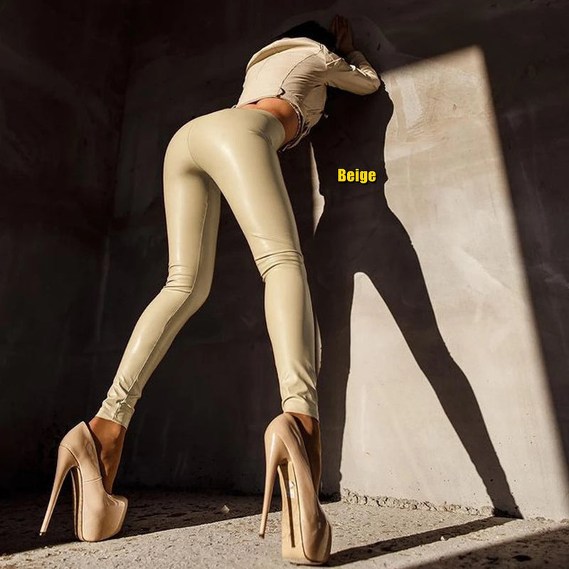 CALÇA LEGGING DE COURO PELUCIADA