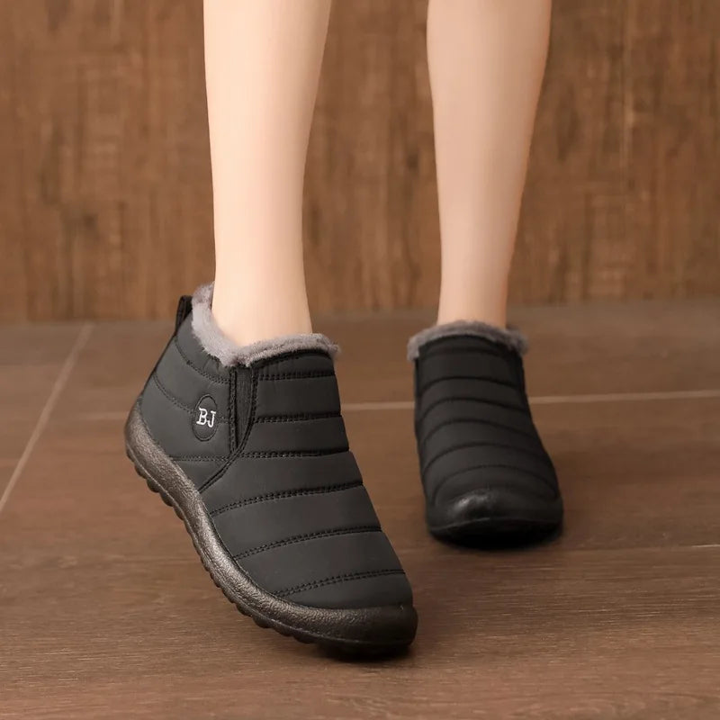 BOTA PELUCIADA CANO BAIXO, IMPERMEÁVEL